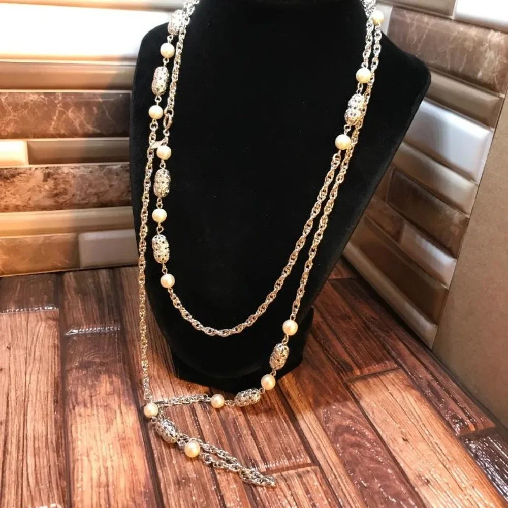 Sarah Coventry Silver-Tone & Faux Pearl Necklace - Picture 3 of 7